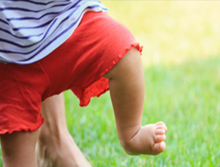 Marche ; développement de la marche ; Retard psychomoteur ; développement psychomoteur ; signes d'alerte ; signes retard ; retard mental ; retard intellectuel ; trouble de l'oralité ; trouble du langage ; comment stimuler l'enfant ; bébé ; types de retard chez l'enfant ; enfant ; 5 meilleures applications pour enfant ; bébé ; Enfants ; Apprentissage ; Éducation ; primaire ; Téléphone ; dessin animé ; Apprendre avec la technologie ;Comment Savoir si la Crèche de Mon Fils est Maltraitante ; Crèche ; bébé ; nounou ; doudou ; Maltraitance en crèche ; Accueillir l'enfant en crèche ; pour quoi la crèche ? enfant ; couche ; changer une couche ; développement de l'enfant ; évolution psychomotrice ; Vêtements enfants ; jeux pour enfants ; actualités ; allaitement ; auxiliaire de puéricultrice ; infirmier ; Coordinatrice de chèche ; crèche Montessori ; Petite enfance ; Mon bébé pleure que faire? les signaux de maltraitance ; Inclusion ; Intégration ; Inclusion scolaire ; Intégration scolaire des enfants ; Besoins spéciaux ; enfants avec des besoins spéciaux ; TSA ; Autisme ; Trisomie 21 ; Âge scolaire ; Comment faciliter l'intégration scolaire ? l'école en France ; Psychomotricité ; Bienveillance ; Maltraitance ;Marche ; développement de la marche ; Retard psychomoteur ; développement psychomoteur ; signes d'alerte ; signes retard ; retard mental ; retard intellectuel ; trouble de l'oralité ; trouble du langage ; comment stimuler l'enfant ; bébé ; types de retard chez l'enfant ; enfant ; 5 meilleures applications pour enfant ; bébé ; Enfants ; Apprentissage ; Éducation ; primaire ; Téléphone ; dessin animé ; Apprendre avec la technologie ;Comment Savoir si la Crèche de Mon Fils est Maltraitante ; Crèche ; bébé ; nounou ; doudou ; Maltraitance en crèche ; Accueillir l'enfant en crèche ; pour quoi la crèche ? enfant ; couche ; changer une couche ; développement de l'enfant ; évolution psychomotrice ; Vêtements enfants ; jeux pour enfants ; actualités ; allaitement ; auxiliaire de puéricultrice ; infirmier ; Coordinatrice de chèche ; crèche Montessori ; Petite enfance ; Mon bébé pleure que faire? les signaux de maltraitance ; Inclusion ; Intégration ; Inclusion scolaire ; Intégration scolaire des enfants ; Besoins spéciaux ; enfants avec des besoins spéciaux ; TSA ; Autisme ; Trisomie 21 ; Âge scolaire ; Comment faciliter l'intégration scolaire ? l'école en France ; Psychomotricité ; Bienveillance ; Maltraitance ;